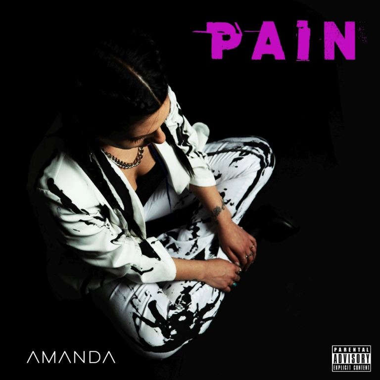 Amanda presenta il suo ultimo singolo: PAIN