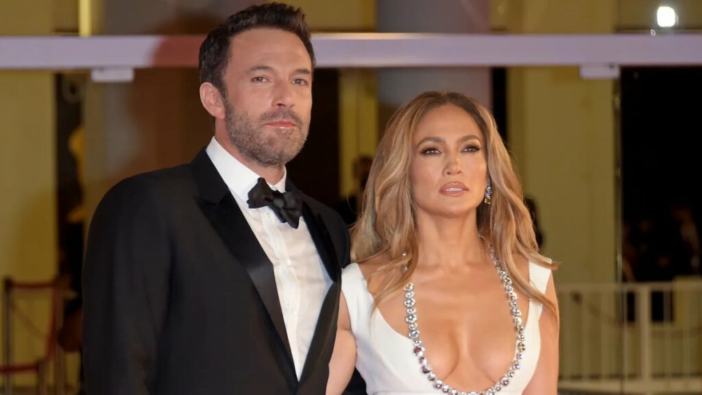 Ben Affleck non voleva una “relazione sui social media” con Jennifer Lopez, ma è dovuto scendere a compromessi | Movieplayer.it