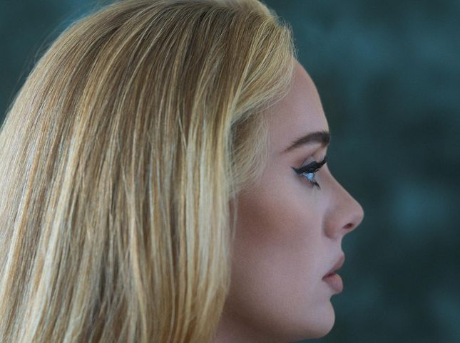Adele annulla tutti i concerti di marzo | Rockol.it